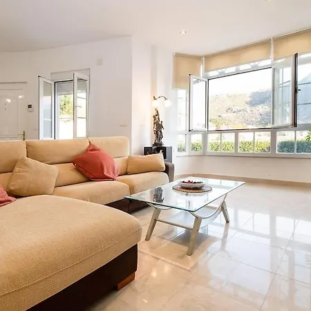 Casa Costa Ezaro *
